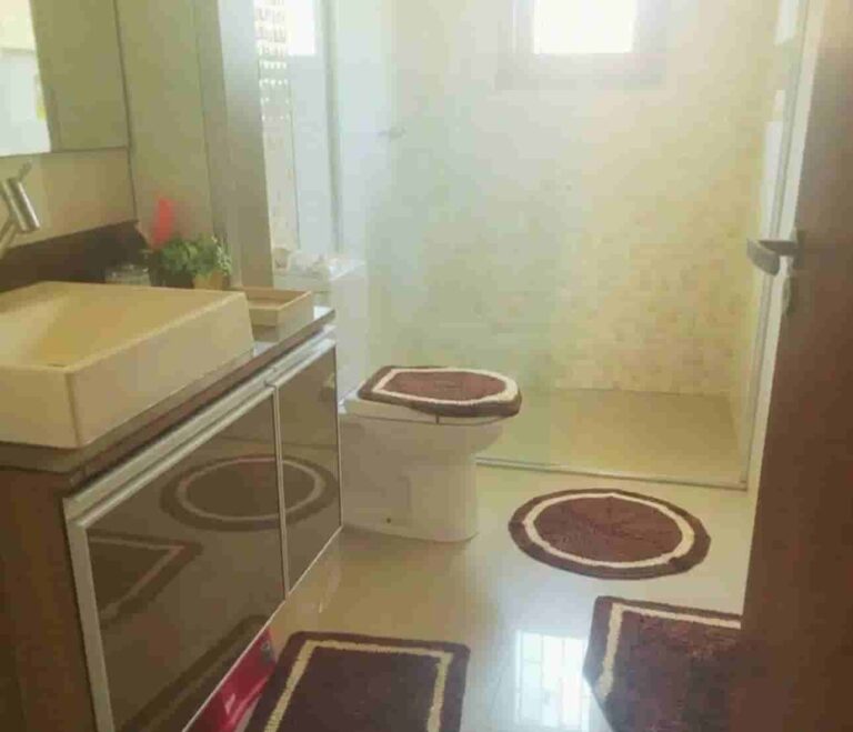 8d83347d-99d8-409c-a7d3-cf8f22a6cf51_4-1